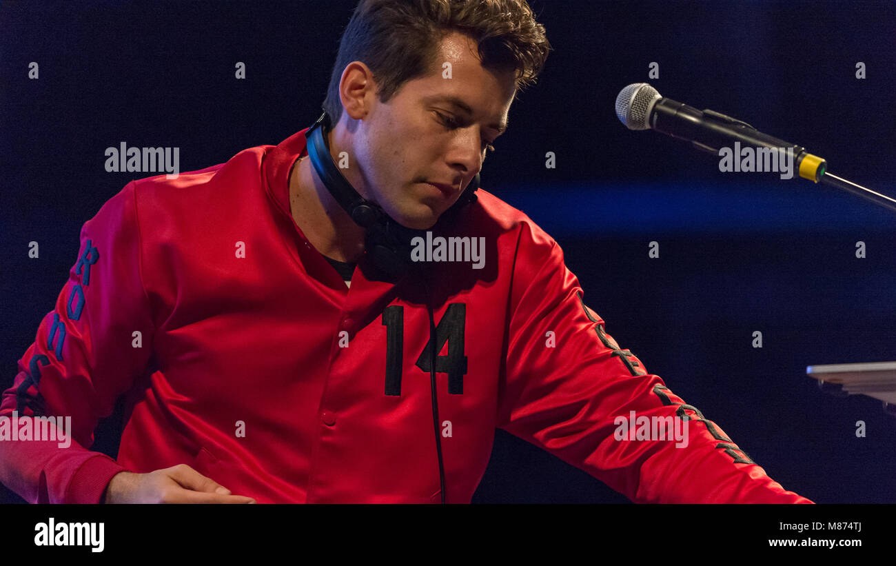 Mark Ronson spielen das Schloss Stadium an der siegreichen Festival 2016, Fareham, Hampshire Stockfoto