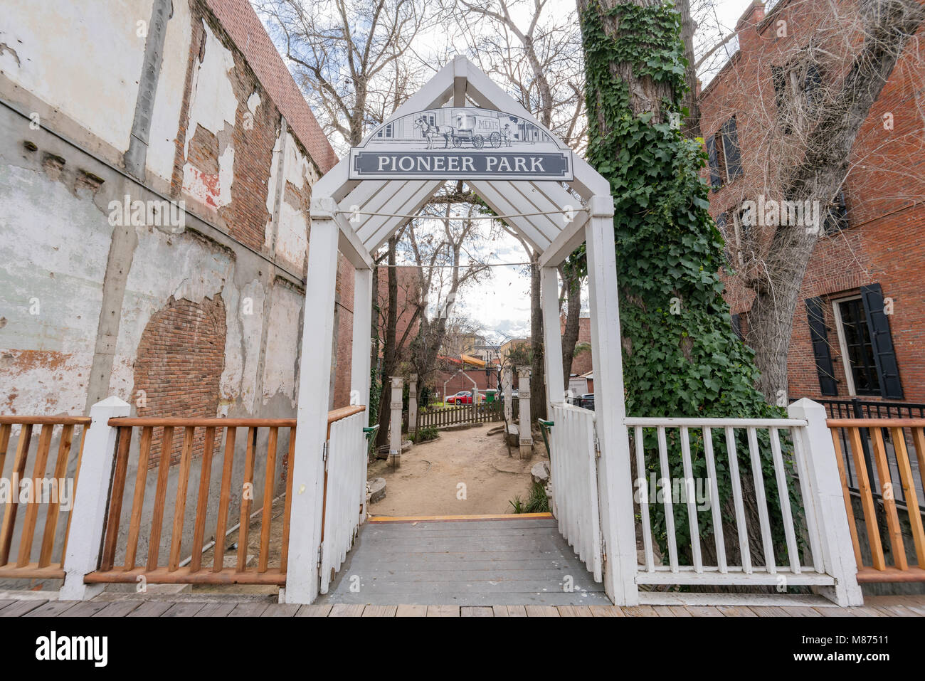 Sacramento, FEB 22: Nachmittag der Pioneer Park in der berühmten Altstadt von Sacramento Historic District am 22.Februar, 2018 in Sacramento, Kalifornien Stockfoto