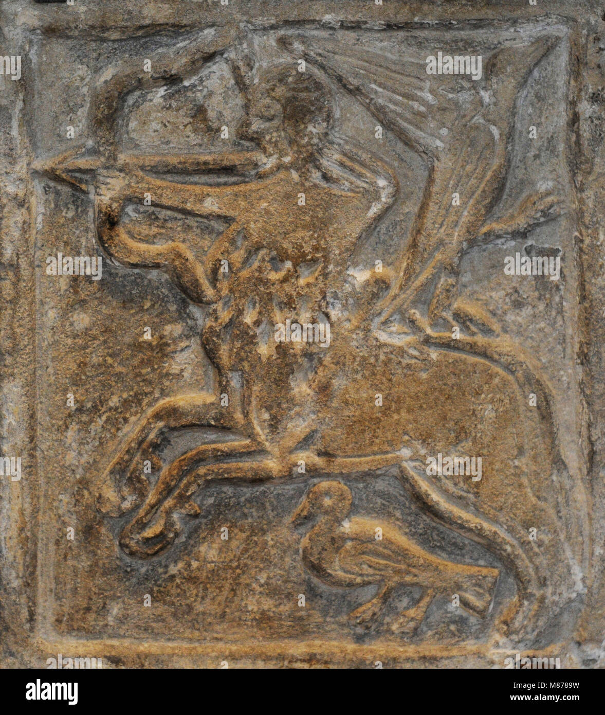 Schütze. Sternzeichen. Erleichterung. Köln, C. 1100. Kalkstein. Deutschland. Schnütgen Museum. Köln, Deutschland. Stockfoto