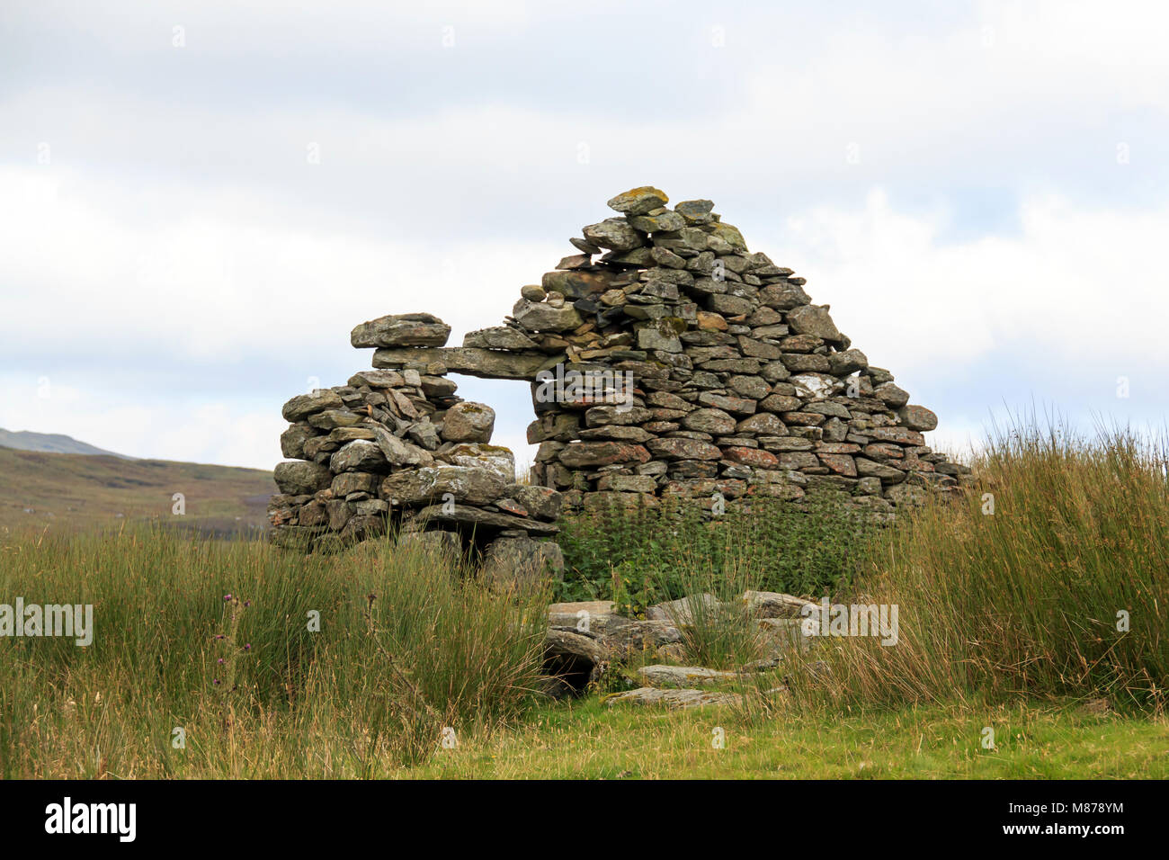 Ruinen einer alten crofters Cottage in die schottische Landschaft Stockfoto