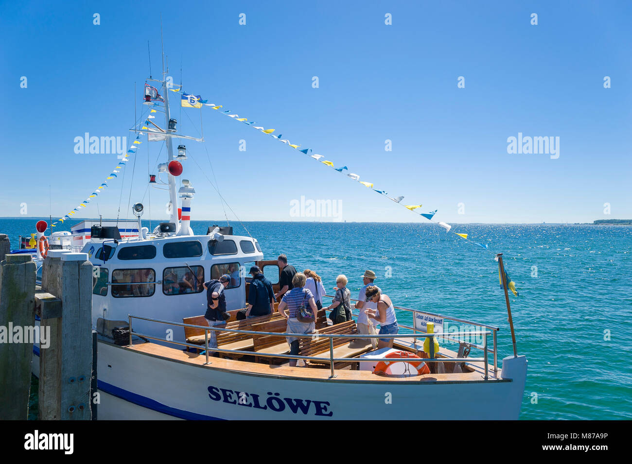 Touristische Ausflüge Schiff am Pier, Groemitz blieben, Ostsee, Schleswig-Holstein, Deutschland, Europa Stockfoto