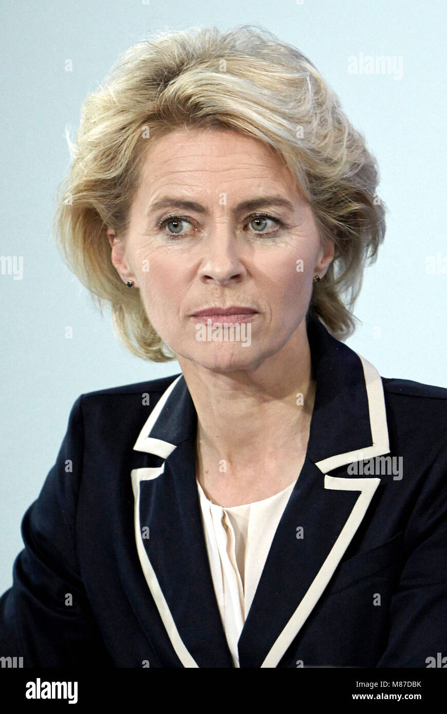 Ursula von der Leyen - 08.10.1958: Deutscher Politiker der CDU und der Bundesminister der Verteidigung seit Dezember 2013. Stockfoto