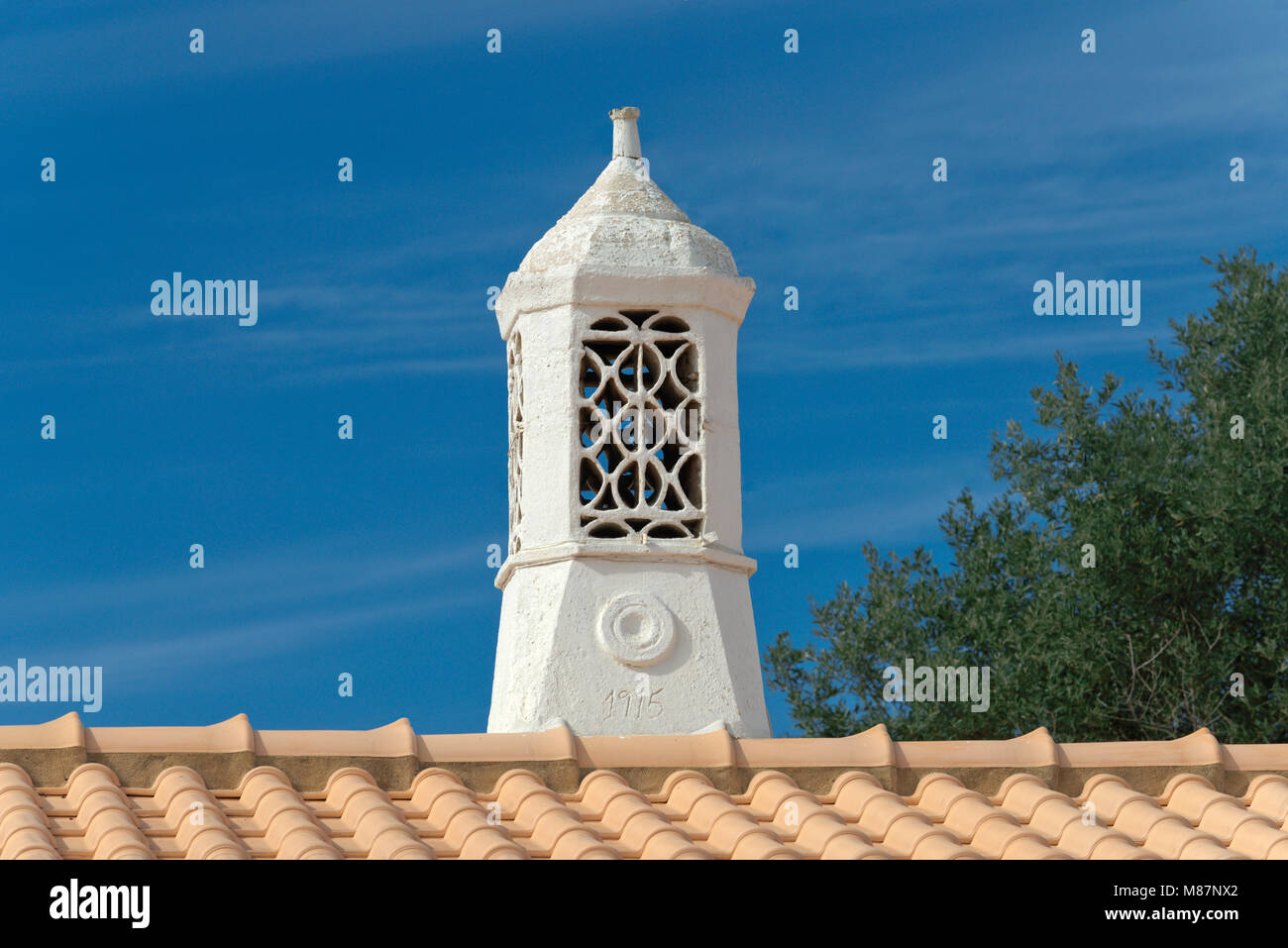 Eine Algarve Schornstein, in der Nähe von Albufeira, Portugal Stockfoto