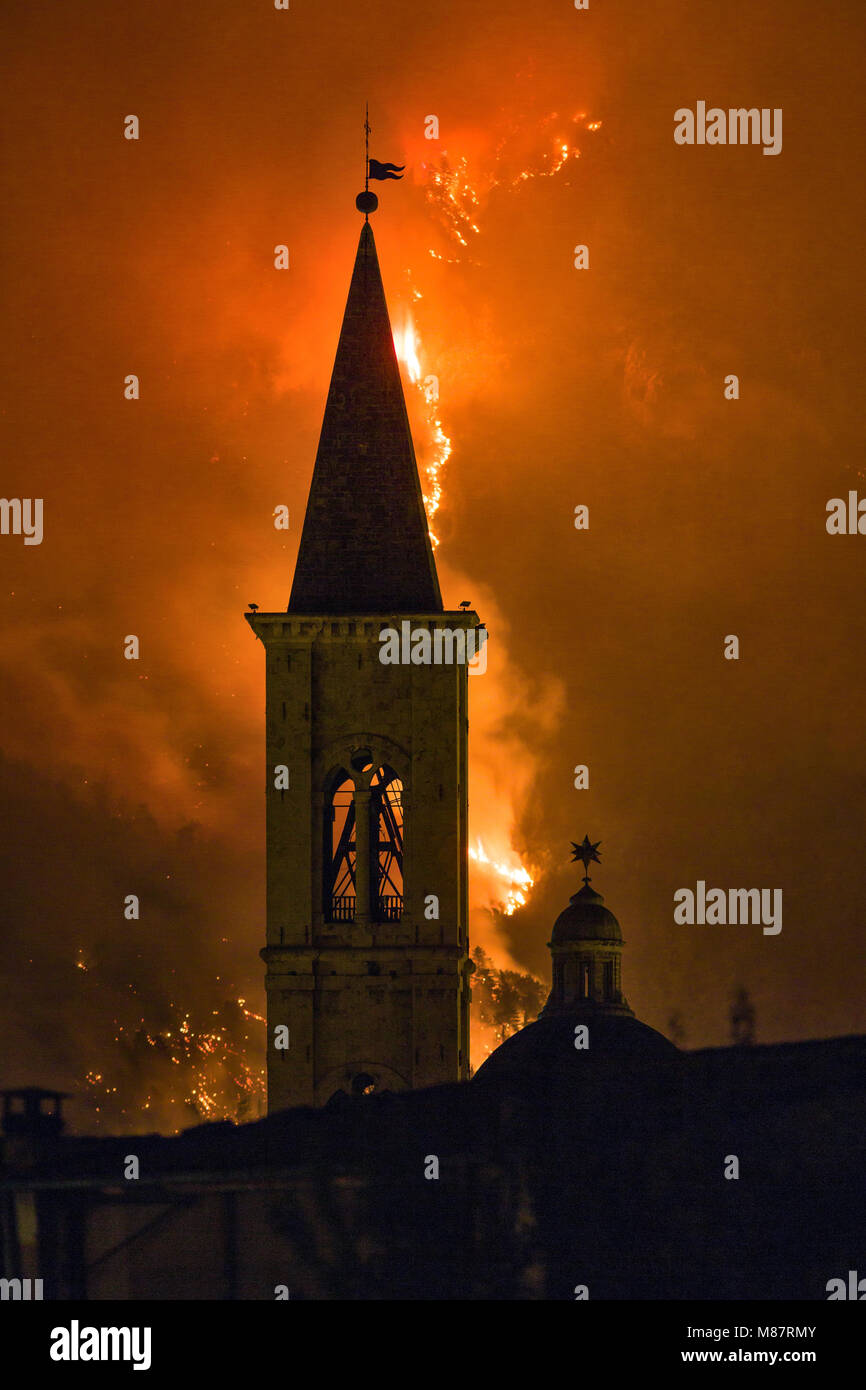 Feuer der Morrone Stockfoto