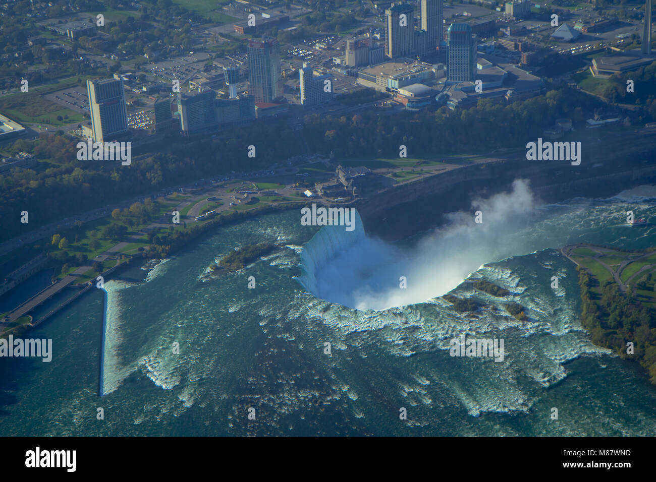 Luftaufnahme von Niagara Falls aus Hubschrauber, Ontario, Kanada Stockfoto