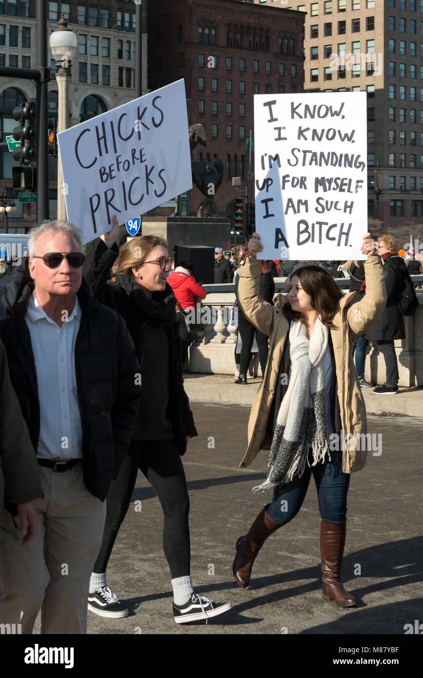 Chicago, IL - Januar 20, 2018 - März der Frauen zusammen brachte Menschen protestieren gegen Ungleichheit in verschiedenen sozialen Fragen. Stockfoto