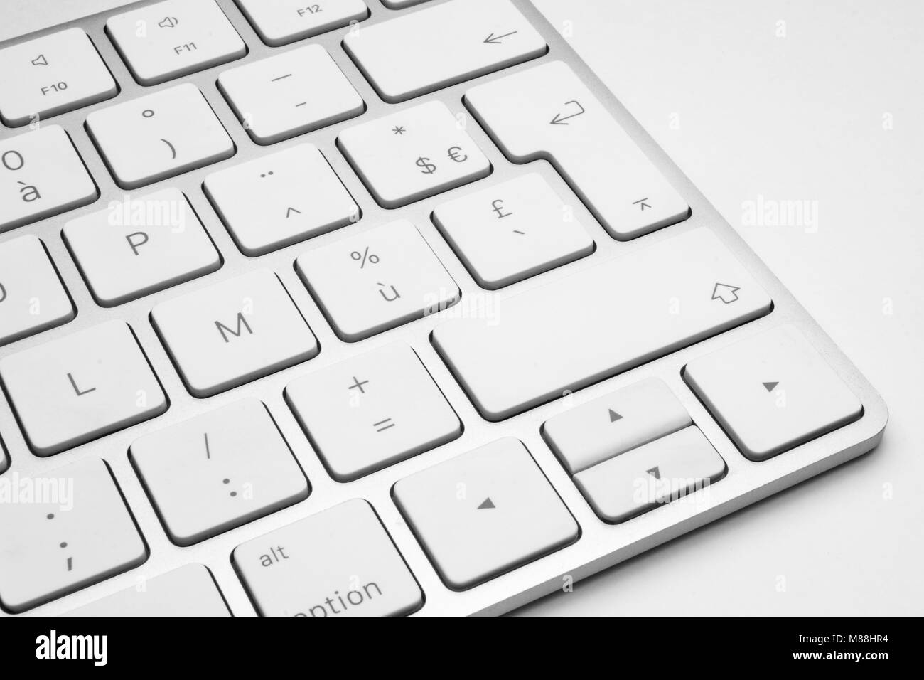 Detail einer weiße Tastatur auf einem weißen Hintergrund. Stockfoto