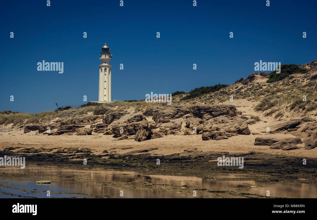 Leuchtturm am Strand Stockfoto