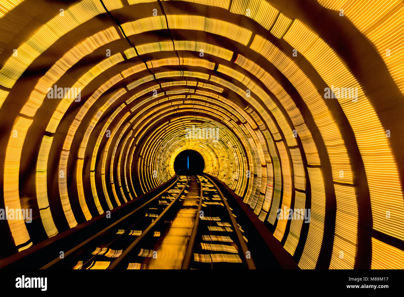 Das blaue Licht folgen, Shanghai Bund Tunnel, den Fluss Huangpu, Pudong, China Stockfoto