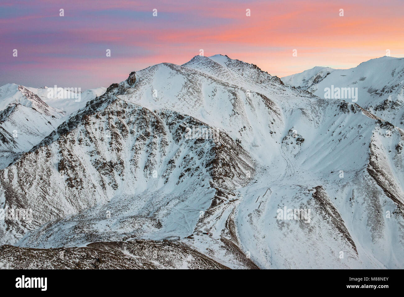 Alatau gebirge -Fotos und -Bildmaterial in hoher Auflösung – Alamy