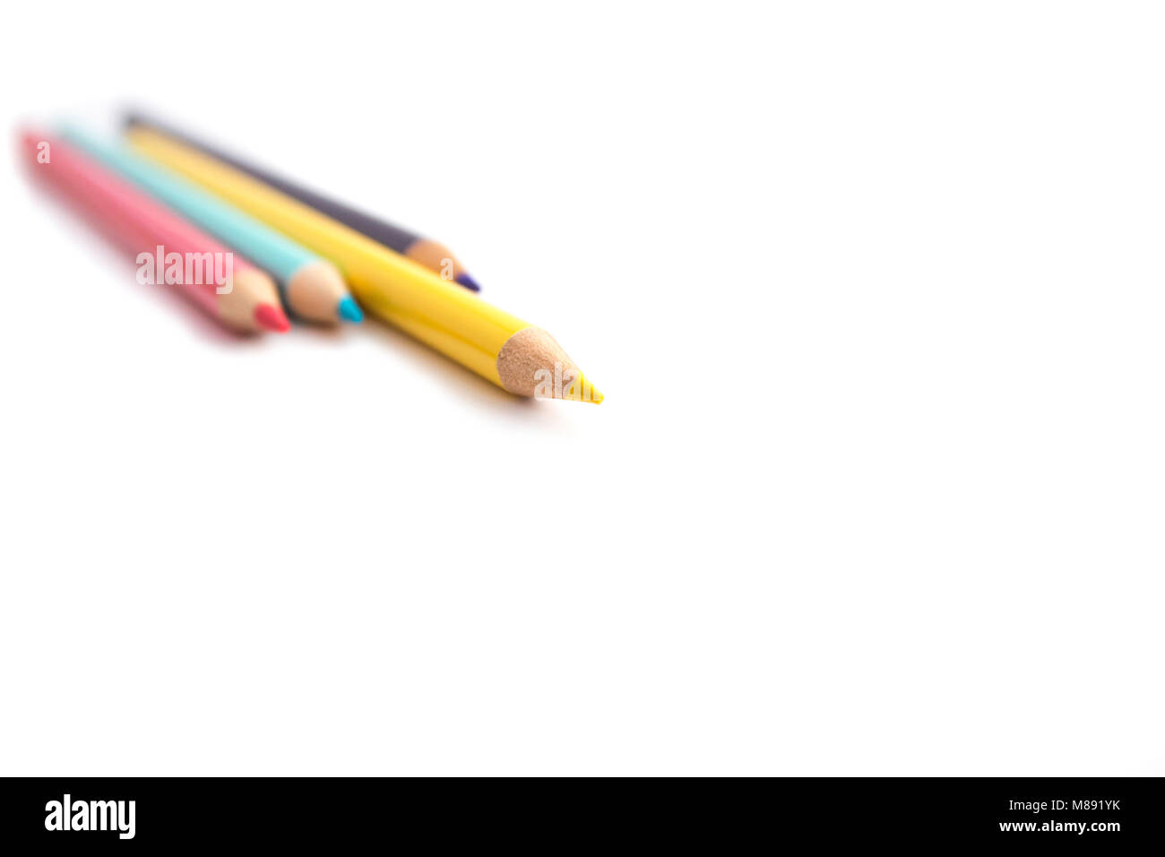 Gelben Bleistift aus Buntstifte mit reinen weißen Hintergrund. Stockfoto