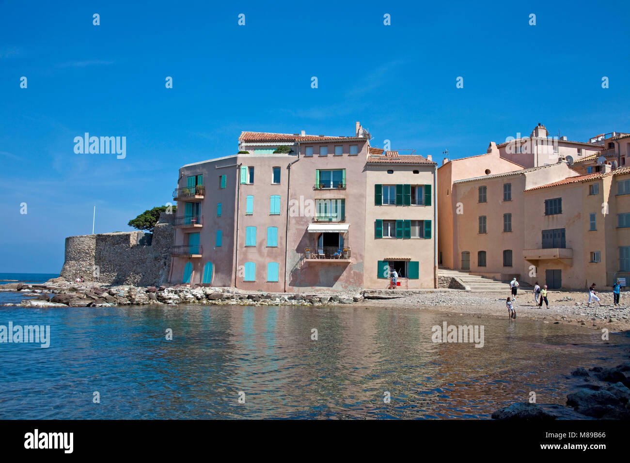 Tour Vieille, der alte Hafen von Saint Tropez, Côte d'Azur, Südfrankreich, Cote d'Azur, Frankreich, Europa Stockfoto