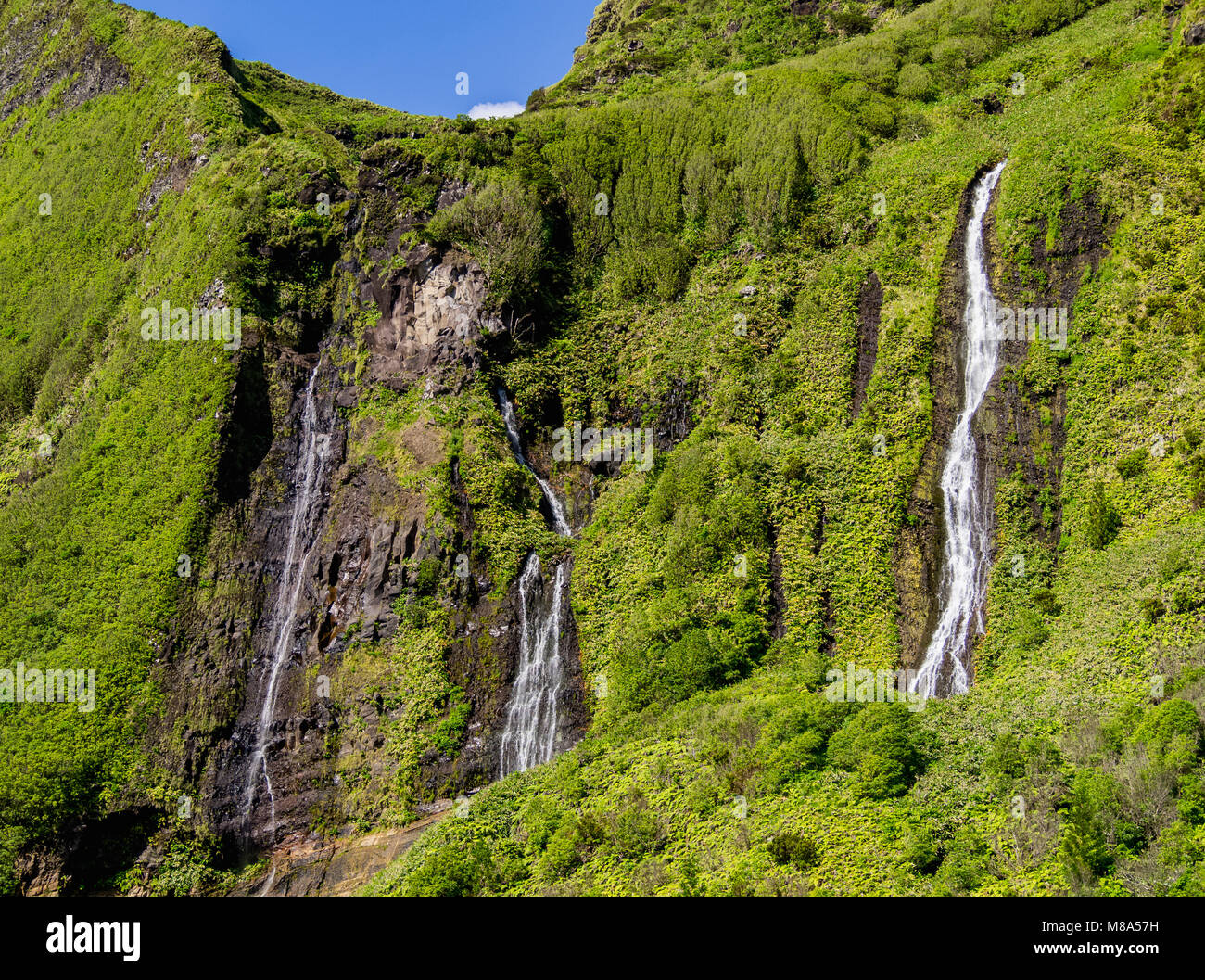 Wasserfälle von der Poco da Alagoinha, Ribeira Grande, Flores, Azoren, Portugal Stockfoto