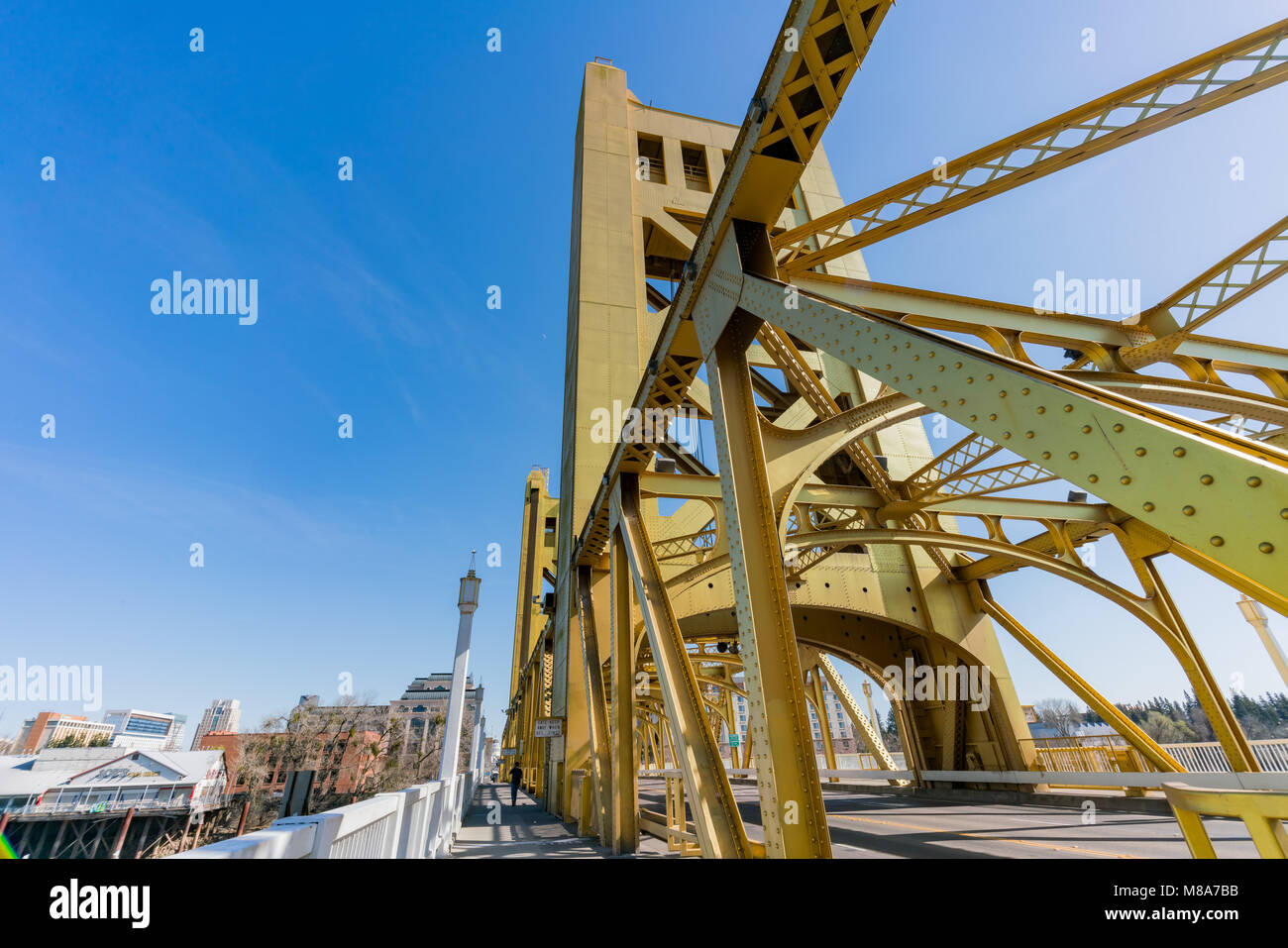 Am Nachmittag Blick auf die berühmte Tower Bridge von Sacramento, Kalifornien Stockfoto