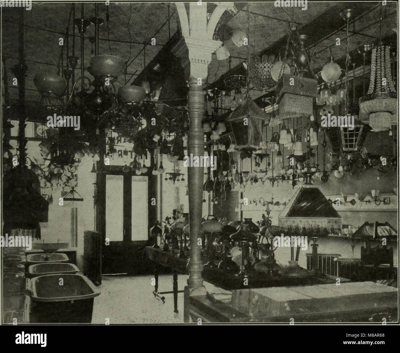 Hardware merchandising Januar-März 1911 (1911) (14783862692) Stockfoto