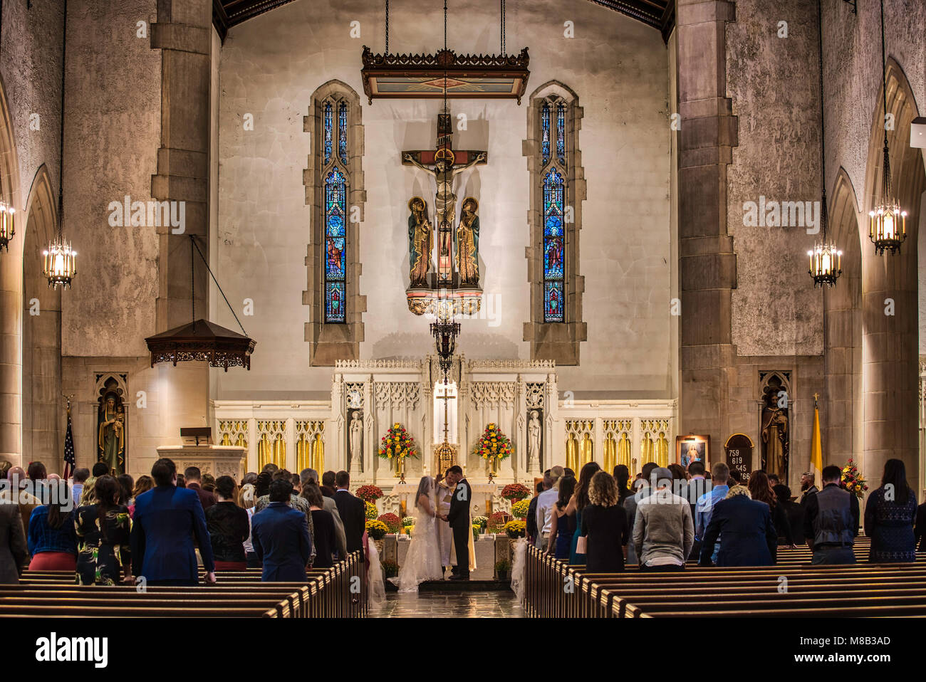 Architektonisches Interieur der Katholischen Kirche Stockfoto