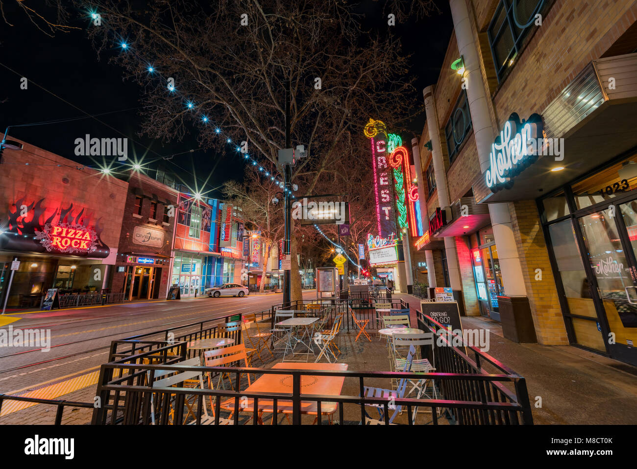 Sacramento, FEB 22: Nacht Blick auf Downtown Straße am 22.Februar, 2018 in Sacramento, Kalifornien Stockfoto