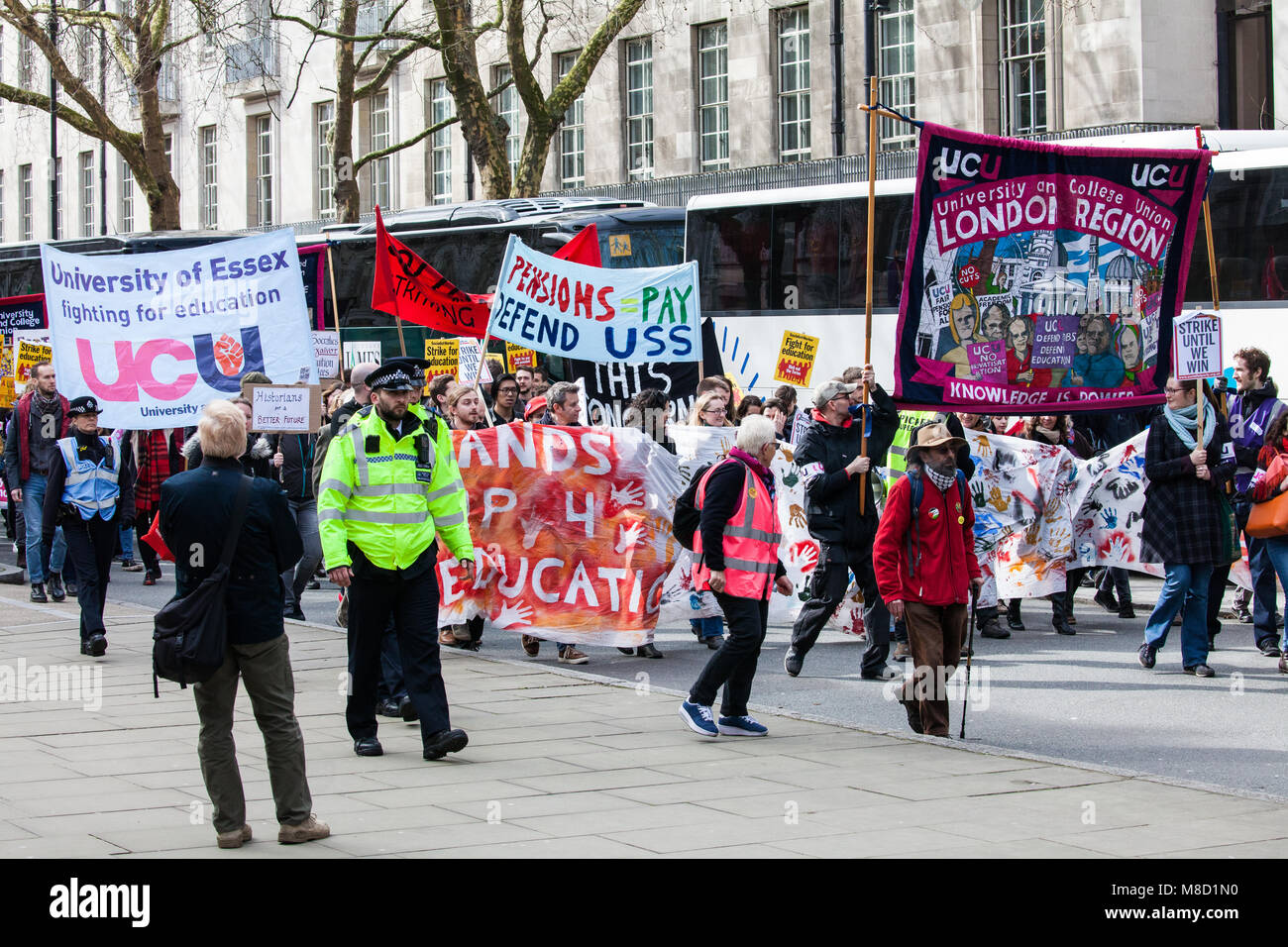 London, Großbritannien. 14. März, 2018. UCU Gewerkschaft Mitglieder, Anhänger und Schüler nehmen teil, die in der März für Pensionen und Zahlen. Stockfoto