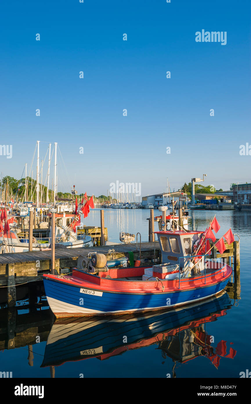 Fischerboot im Hafen, Neustadt in Holstein, Ostsee, Schleswig-Holstein, Deutschland, Europa Stockfoto
