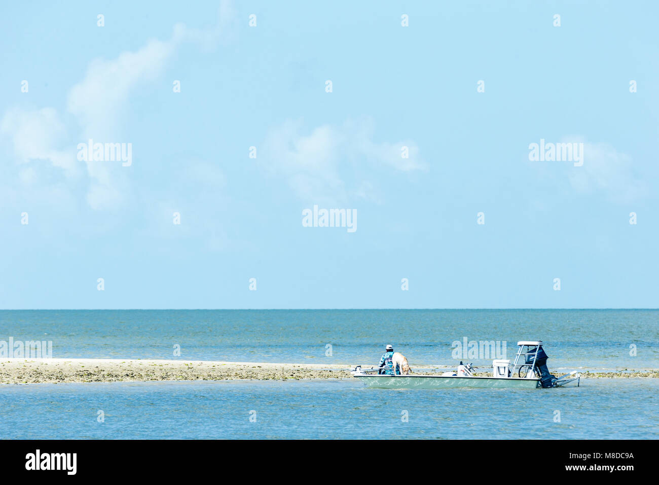 Zehn Tausend Inseln, Florida - März 02, 2018: Fischer auf eine Sandbank an Zehn Tausend Inseln, Everglades, Florida Stockfoto