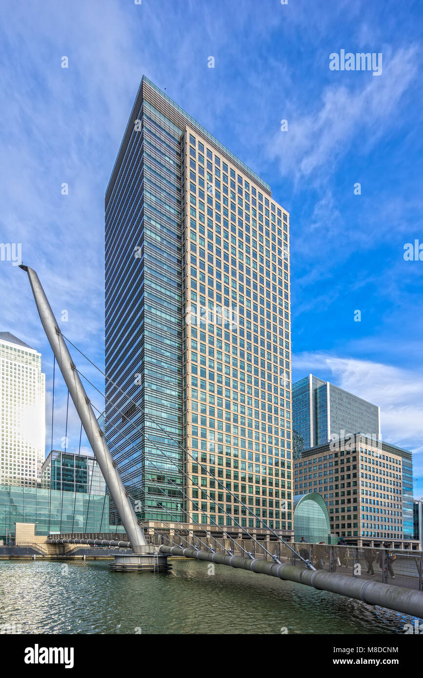 Canary Wharf Wolkenkratzer und Themse, London, UK Stockfoto