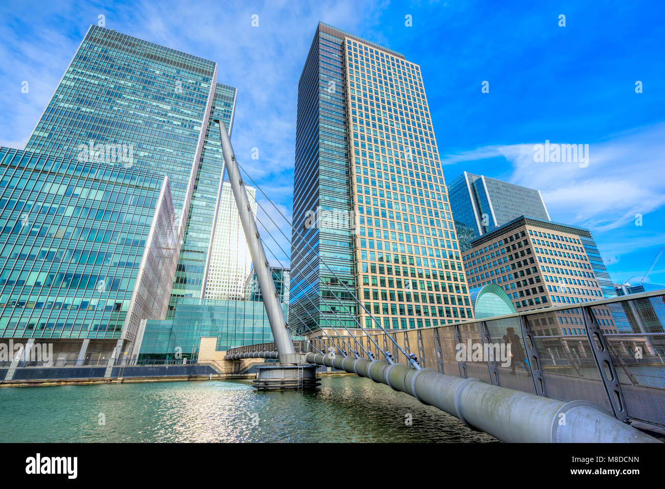 Canary Wharf Wolkenkratzer und Themse, London, UK Stockfoto