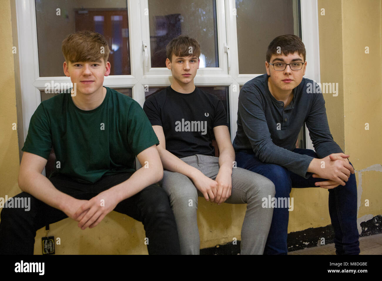 SLT waren die Ersten in Rechnung Handeln zur Unterstützung der in Derry kündigt an der Schaltzentrale für Weihnachten ein Blast! Die Derry band bestehen aus Oisin Feeney, Hill und Elliot Murphy. Stockfoto