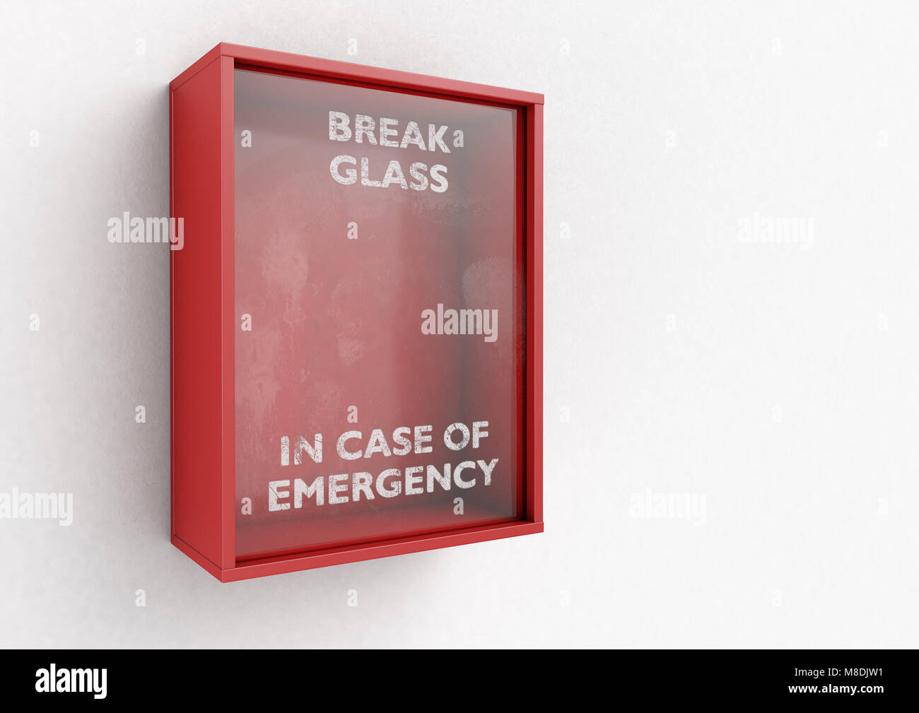 Einen leeren roten Not-Aus-Kasten mit einem im Notfall einer einschlagbaren Glasscheibe an der Vorderseite auf einem isolierten Hintergrund - 3D-Rendering Stockfoto