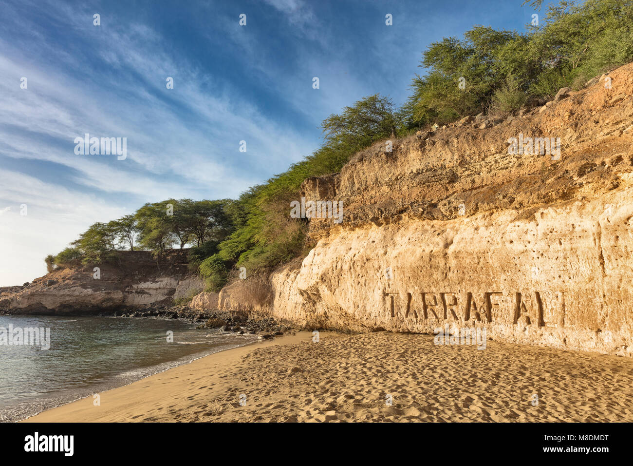 Name in die Felsen am Strand geschnitzt, Tarrafal, Kap Verde, Afrika Stockfoto