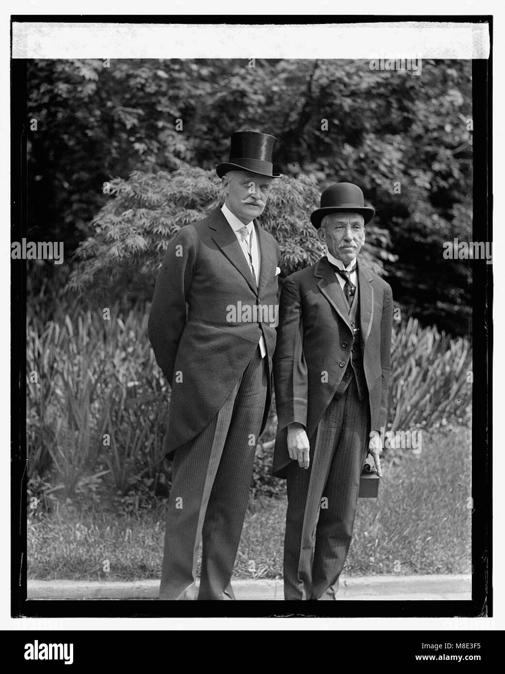 Ein historisches Foto von Sir Esme Howard, einem britischen Diplomaten, und Rt. William Morris Hughes, ein australischer Politiker, wurde am 10. Mai 1924 aufgenommen und hob ihre Rolle in der internationalen Diplomatie hervor. Stockfoto