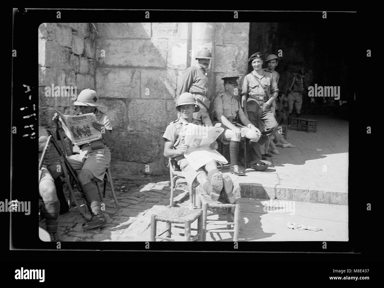 Die Hebung der Belagerung von Jerusalem. Typische Szene der Truppen in der Altstadt vor der Aufhebung der Sperrstunde. Szene der Truppen in das Damaskus Tor LOC 18846 matpc. Stockfoto