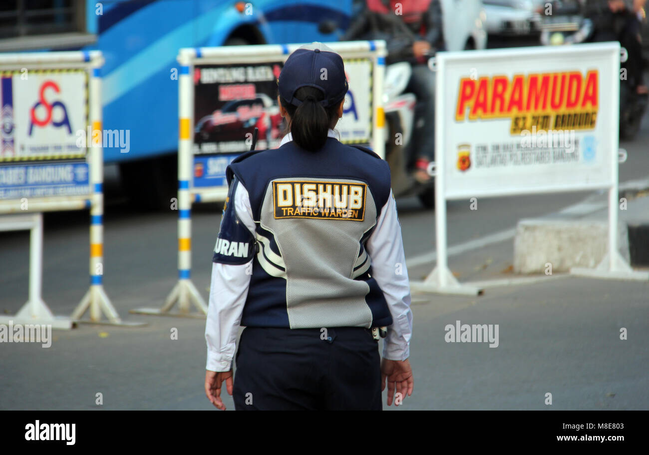 Verkehrspolizist Verwaltung Verkehr, Bandung, Indonesien. Stockfoto