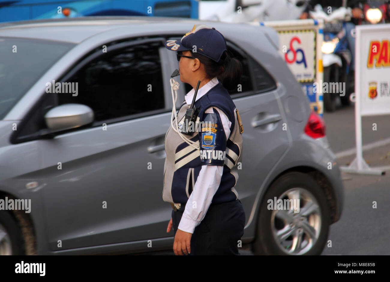 Verkehrspolizist Verwaltung Verkehr, Bandung, Indonesien. Stockfoto