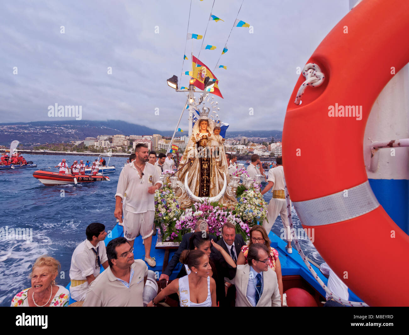 Embarcacion de la Virgen del Carmen, religiöse Festlichkeiten mit Wasser Umzug und Straßenfest, Puerto de la Cruz, Teneriffa, Kanarische Inseln, S Stockfoto