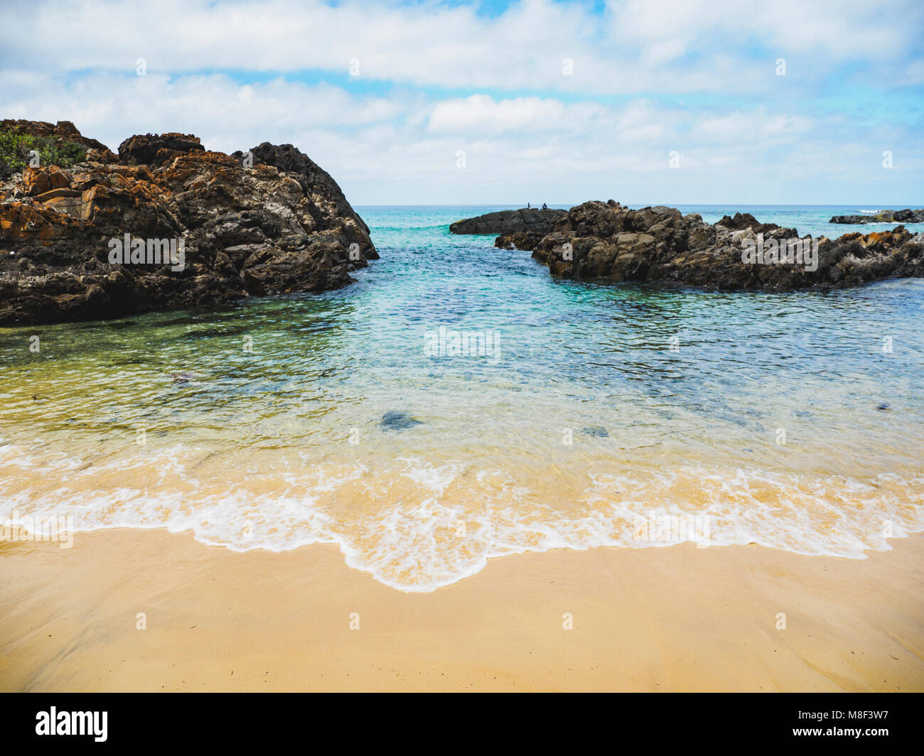 Australien, New South Wales, Bermagui, malerischen Blick auf Meer und Felsen Stockfoto