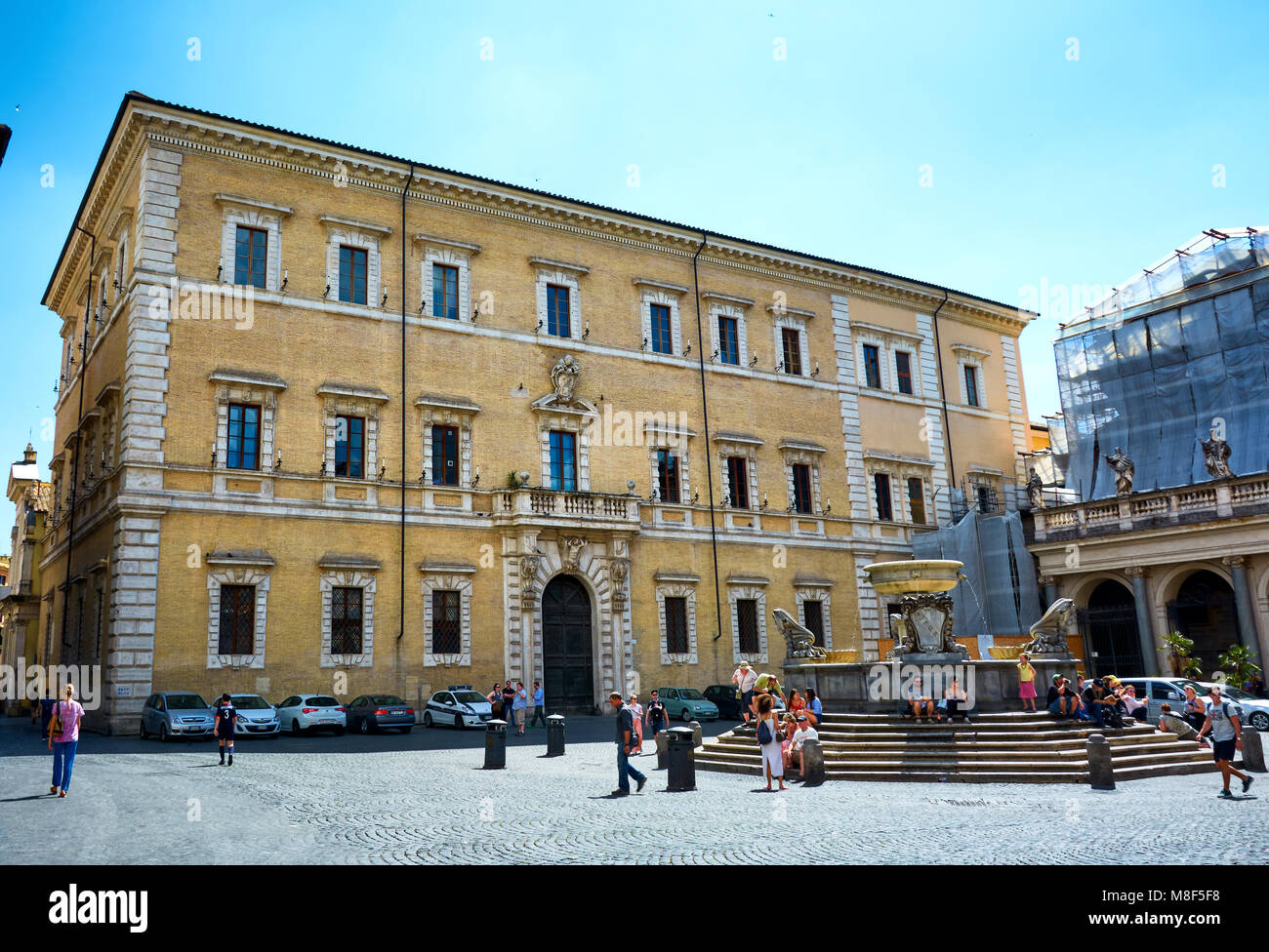 Rom, Italien, 17. MAI 2017: Blick auf den Palazzo Farnese oder Palazzo Farnese in Rom. Es ist derzeit die Französische Botschaft in Italien. Stockfoto