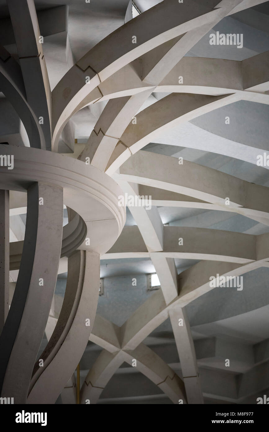 Rom. Italien. Moschee von Rom, Italienisch Islamische Kulturzentrum, von dem Architekten Paolo Portoghesi, Abgeschlossen 1994. Detail der prefabicated konkrete Struktur Stockfoto