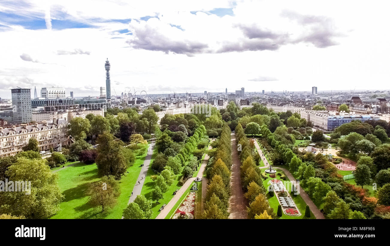 Luftaufnahme London City Ansicht um die Regents Park feat. Eleganten Garten dekorative Gestaltung Blumenbeete und Bäume in London England Großbritannien Stockfoto