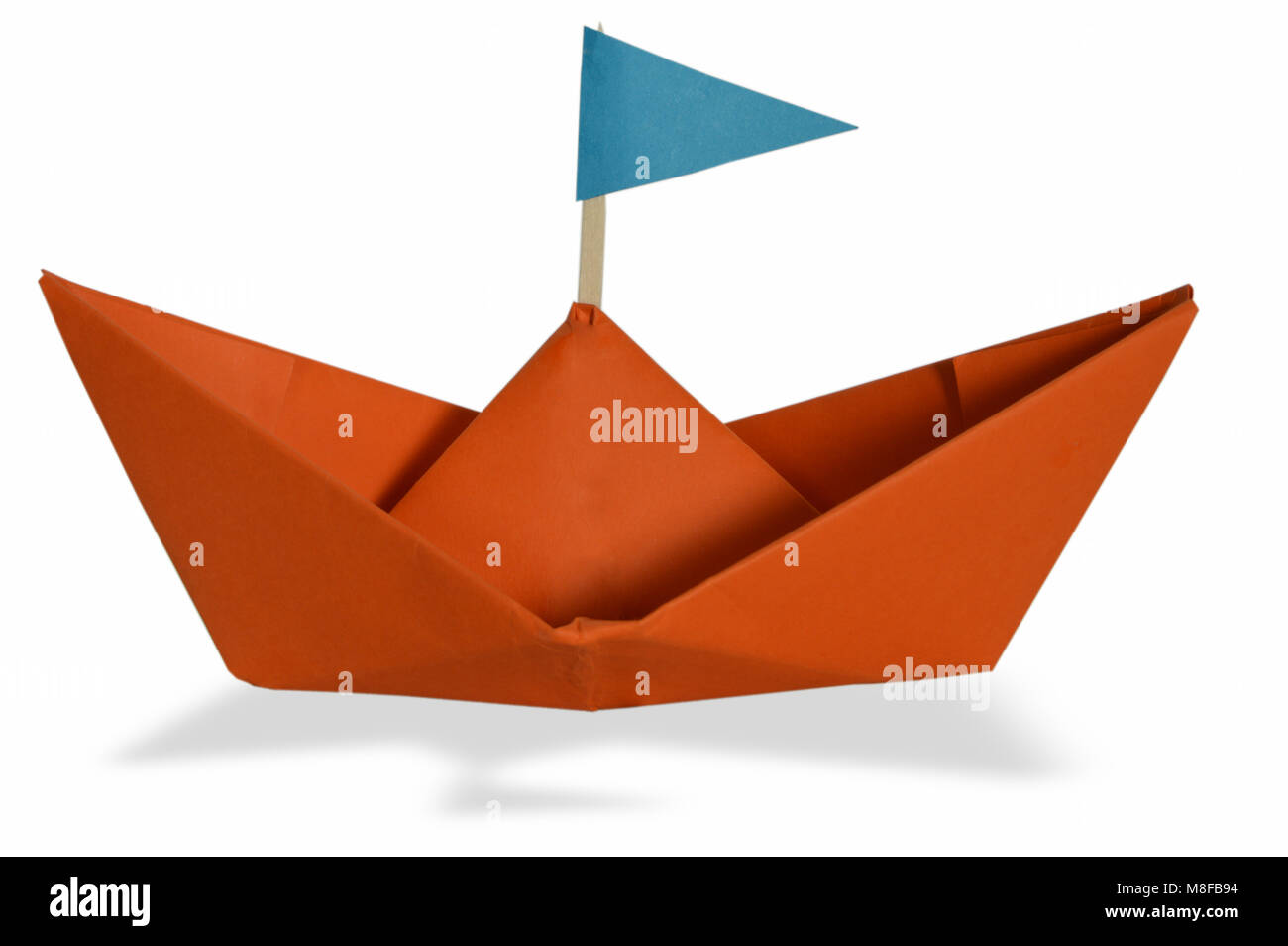 Papier Boot orange auf weißem Hintergrund Stockfoto