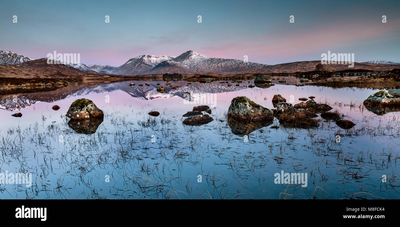 Ein klarer Still-Morgen auf Rannoch Moor, Scottish Highlands, Großbritannien Stockfoto