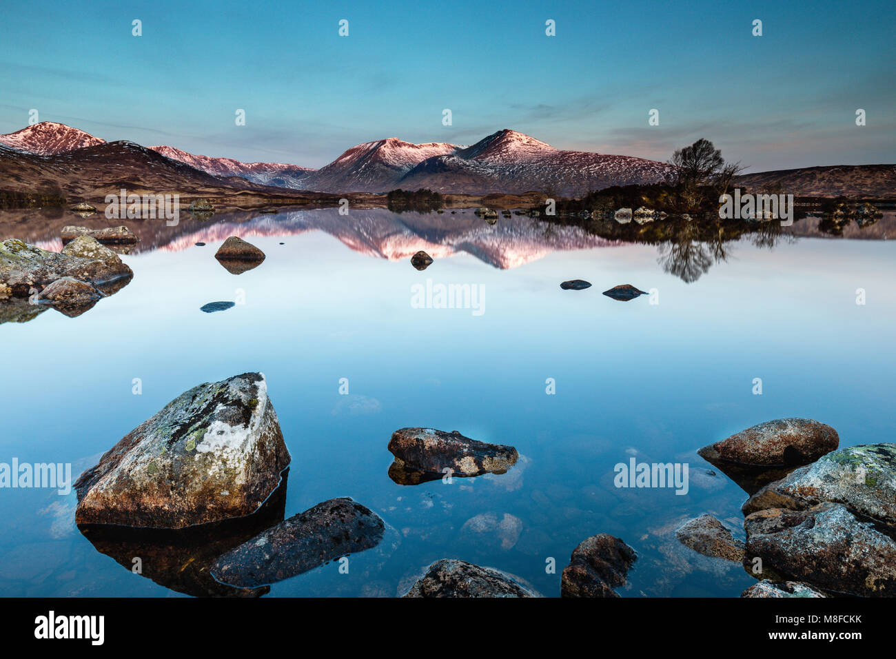 Ein klarer Still-Morgen auf Rannoch Moor, Scottish Highlands, Großbritannien Stockfoto