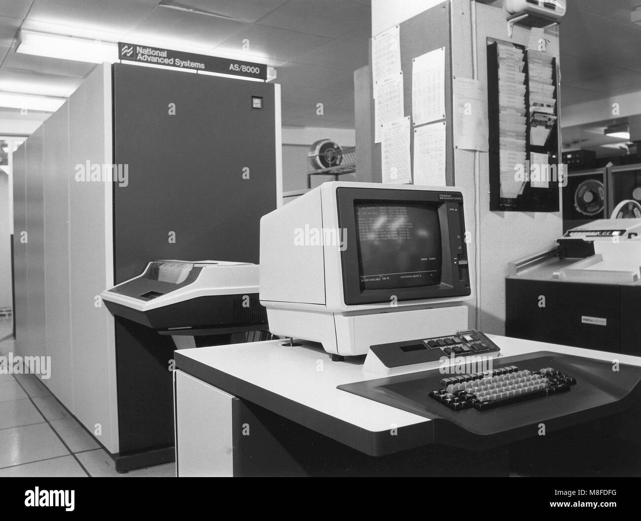 Vintage Computer in Gebrauch in Büros Stockfoto