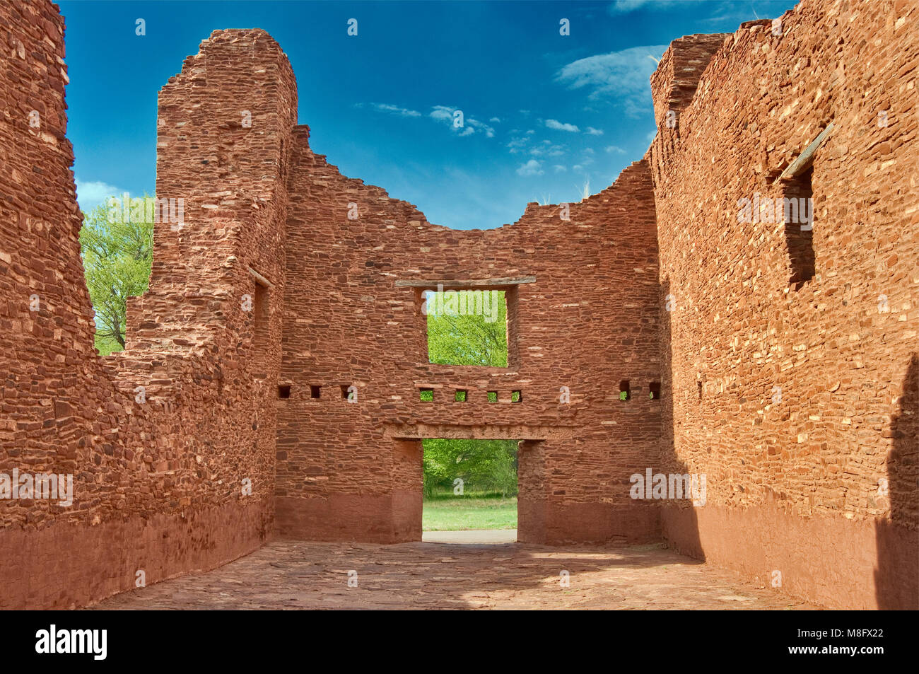 Im Inneren der Kirche Quarai Ruins, Salinas Pueblo Missions National Monument, New Mexico, USA Stockfoto