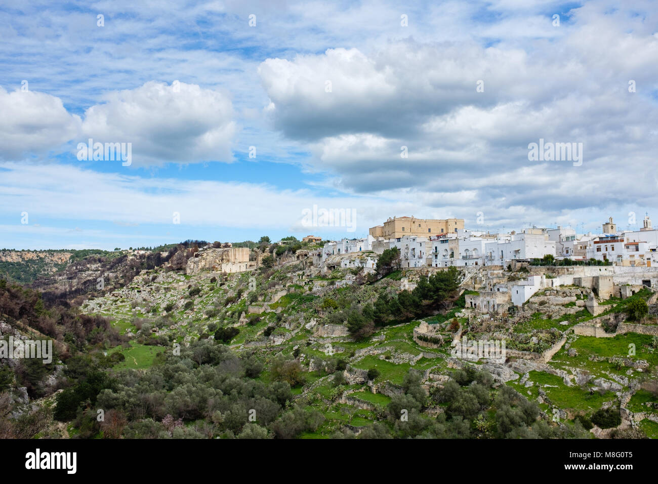 Canyon von palagianello Gravina genannt. Region Apulien, Italien. Stockfoto
