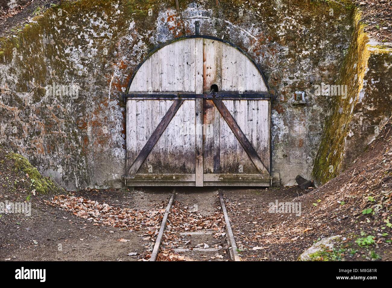 Im Alter von hölzerne Tor Stockfoto