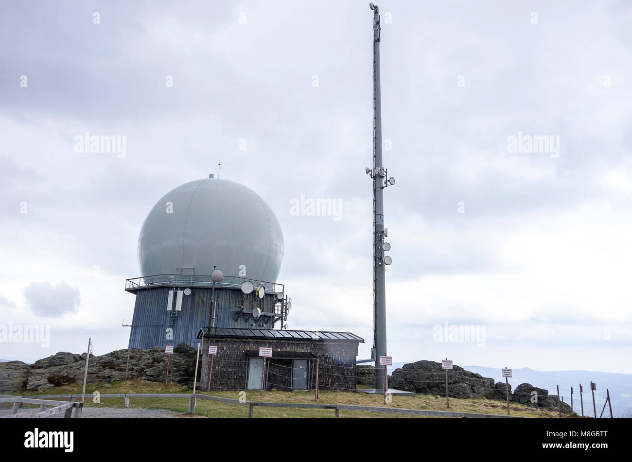 Radar Station am Großen Arber (Großer Arber), Bayerischer Wald, Bayern, Deutschland. Stockfoto