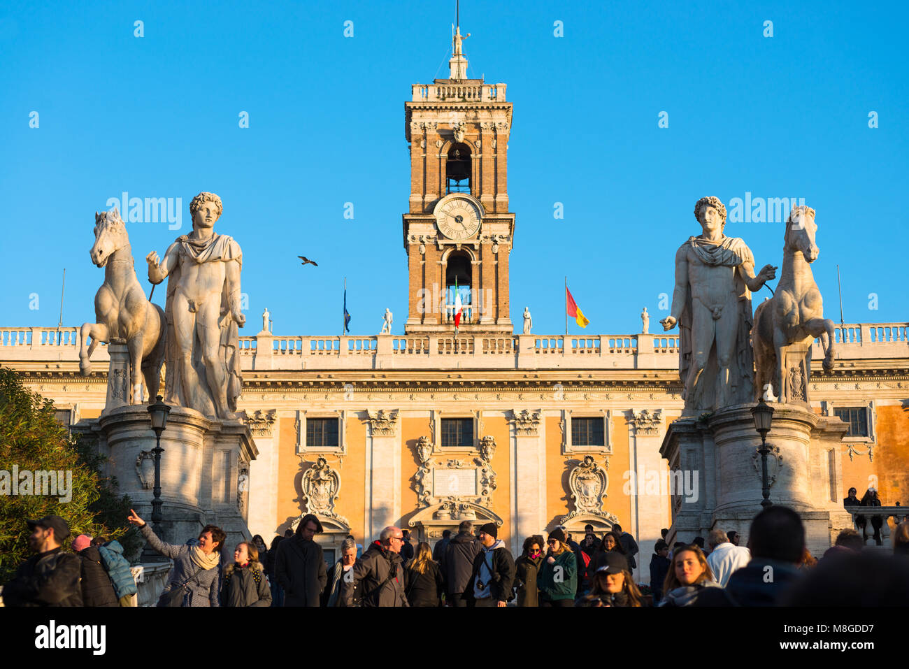Zwei dioscuri (Zwillinge Zwillinge - oder Castor und Pollux) Statuen auf dem Kapitol in Rom. Stockfoto