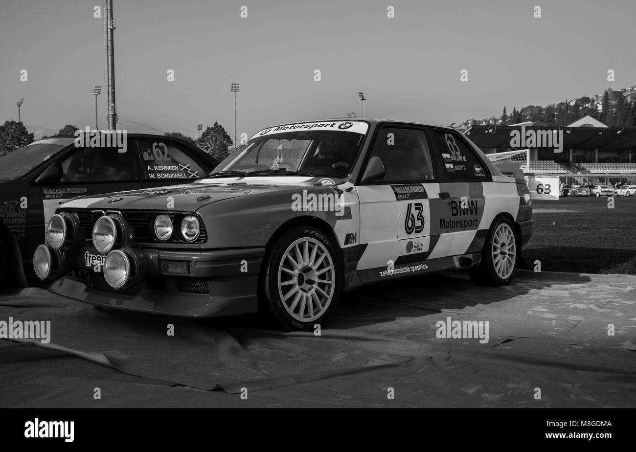 SANMARINO, SANMARINO - OTT 21, 2017: BMW M3 E30 1988 in alten Rennwagen Rallye DIE LEGENDE 2017 der berühmte SAN MARINO historische Rennen Stockfoto