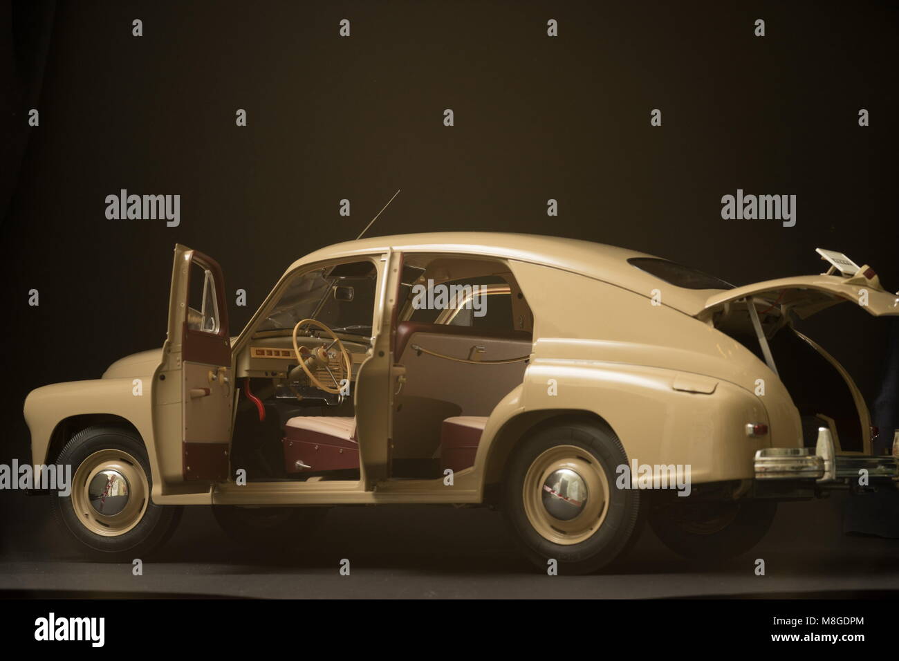 St. Petersburg, Russland, 7. Oktober sowjetischen Retro Car 2015 GAZ M20 Sieg Innenraum Stockfoto