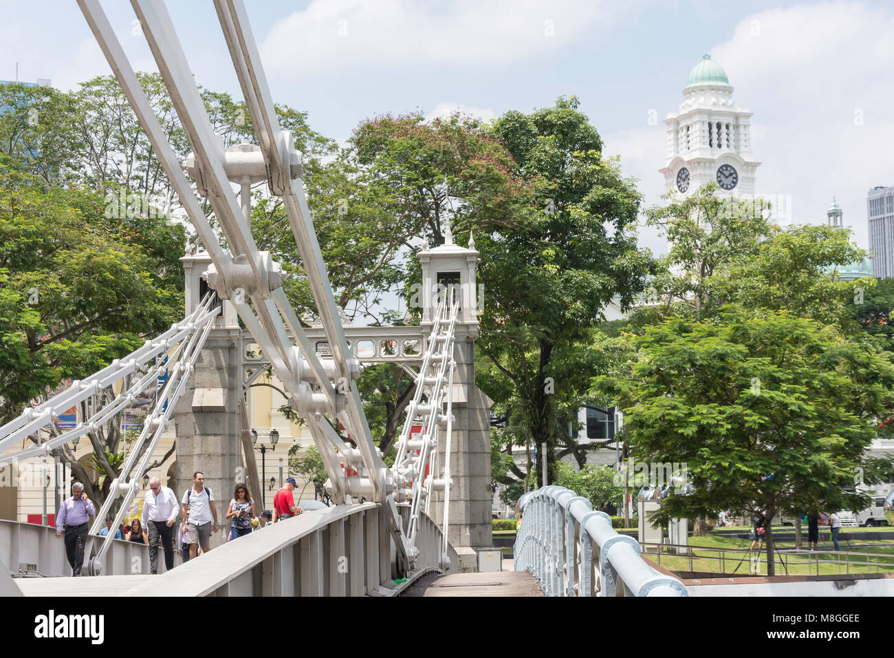 Blick auf Cavenagh Bridge und Victoria Theatre Tower von Kaiserin, Civic District, Insel Singapur, Singapur Stockfoto